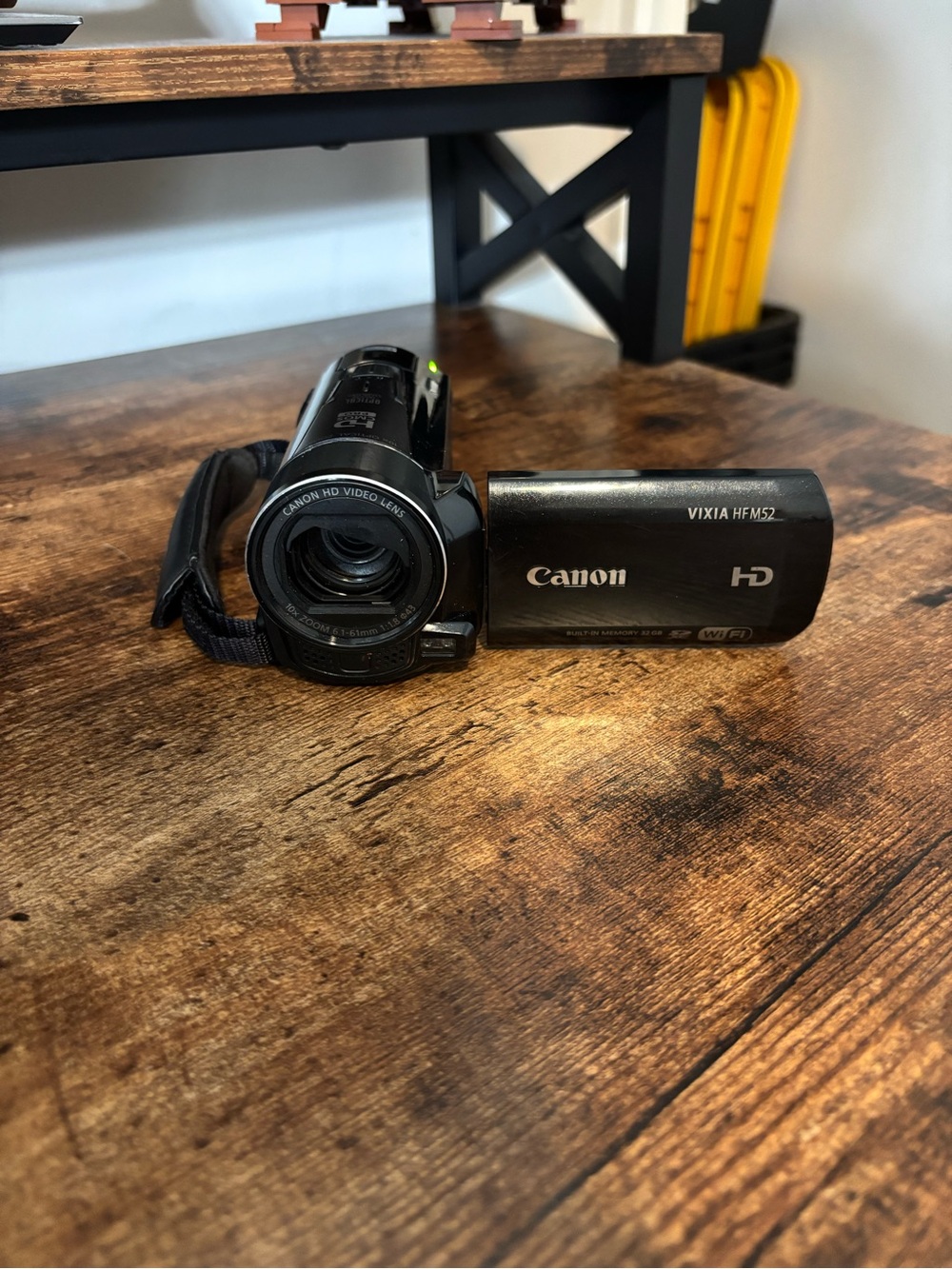 Canon Vixia HF M52 Camcorder 32GB Memory